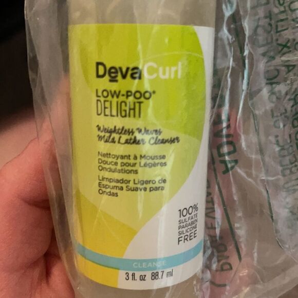 DevaCurl low-poo DELIGHT shampoo weightless waves - Picture 2 of 5